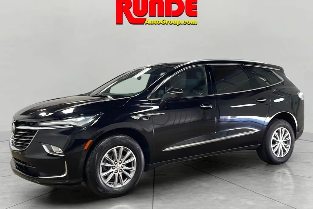 2023 Buick Enclave Essence photo 1