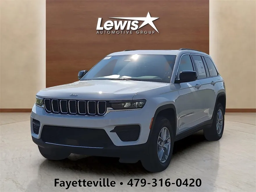 2025 Jeep Grand Cherokee Laredo photo 1