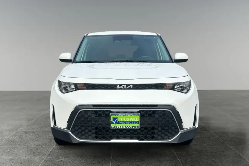 2024 Kia Soul LX photo 1