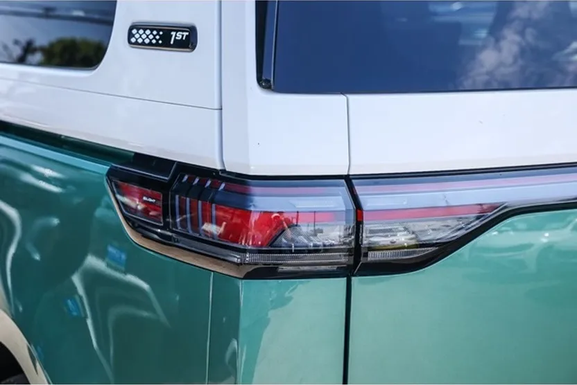 2025 Volkswagen ID. Buzz photo 1