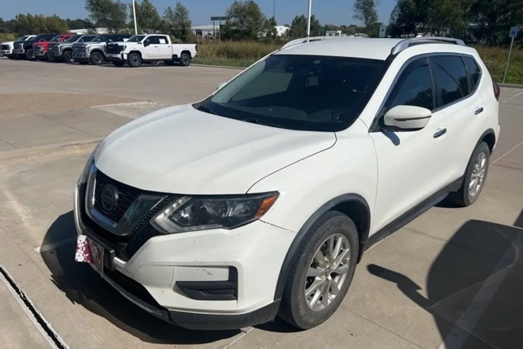 2020 Nissan Rogue S photo 1