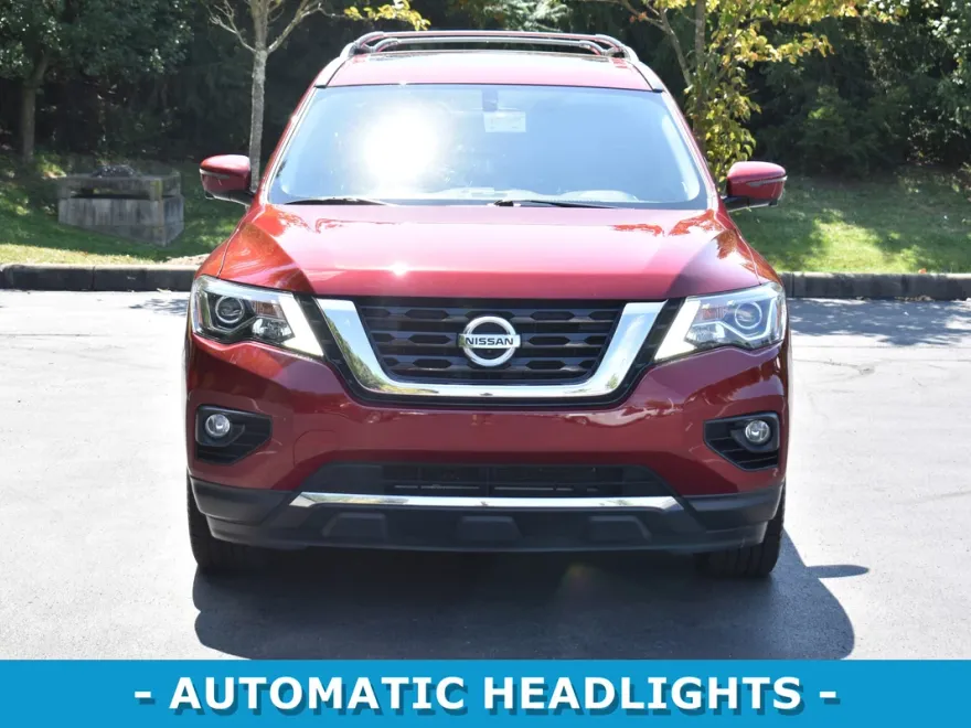 2020 Nissan Pathfinder Platinum photo 1