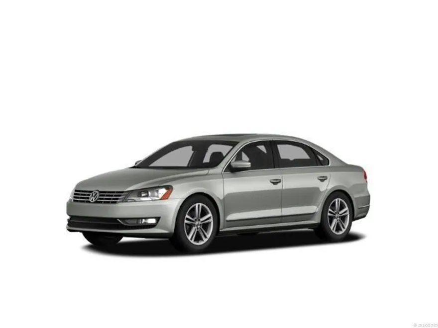2012 Volkswagen Passat SE photo 1