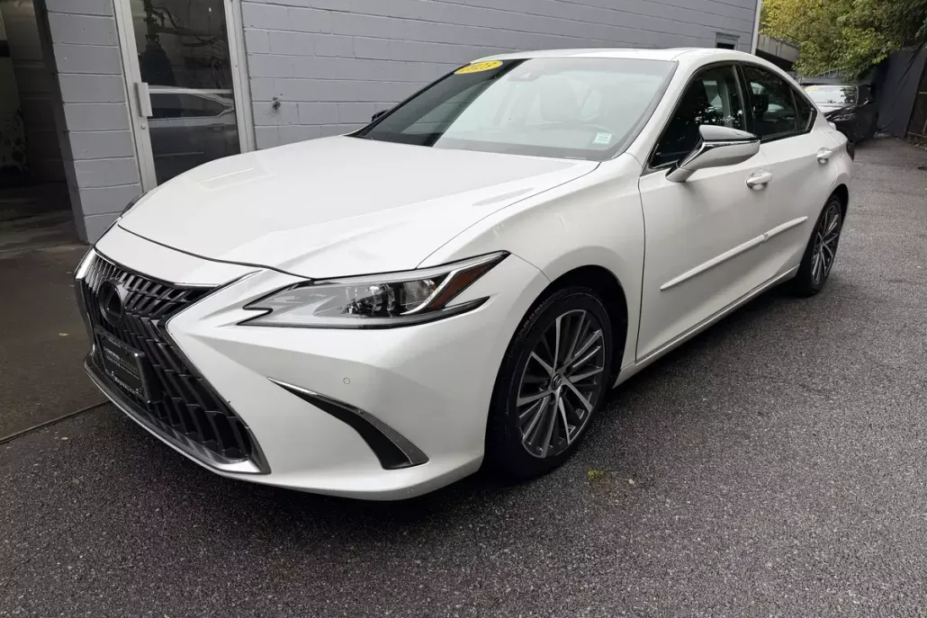 2023 Lexus ES 350 photo 1