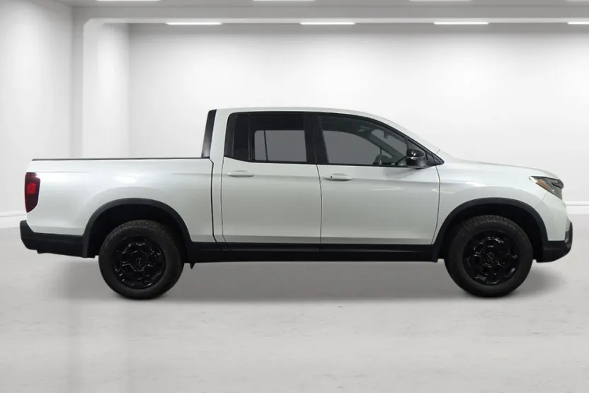 2025 Honda Ridgeline TrailSport photo 1