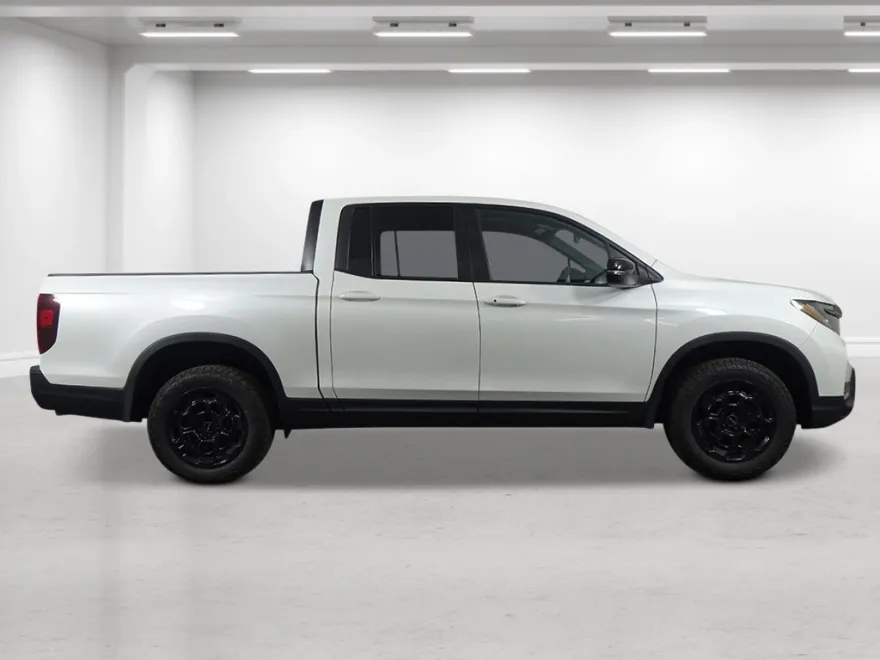 2025 Honda Ridgeline TrailSport photo 1