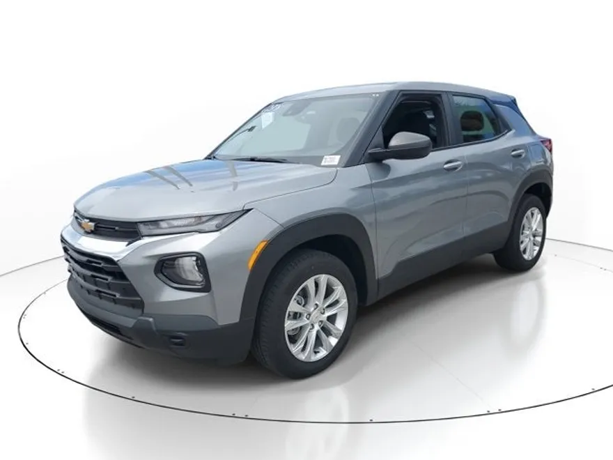 2023 Chevrolet Trailblazer LS photo 1