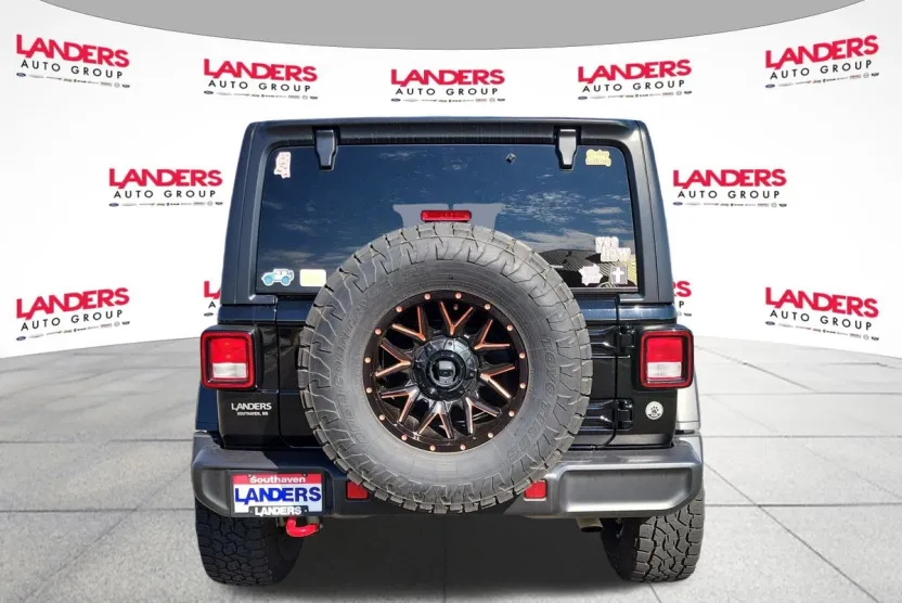 2023 Jeep Wrangler Rubicon photo 1