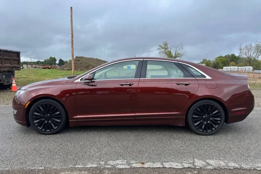 2015 Lincoln MKZ Base photo 1