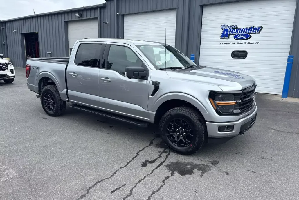 2025 Ford F-150 XLT photo 1