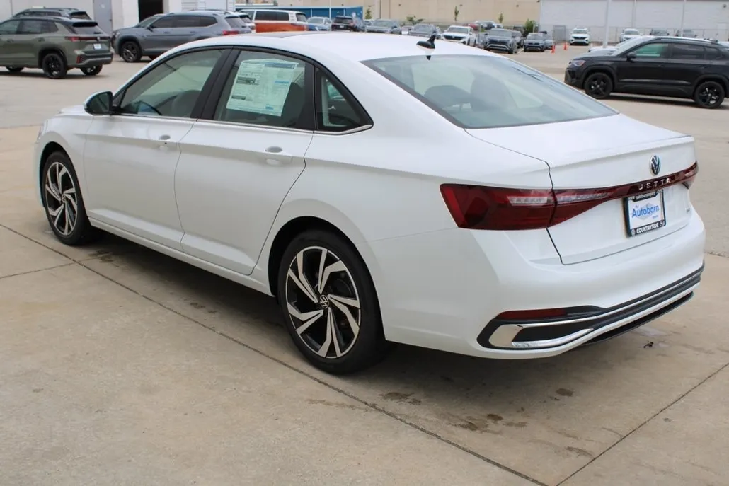 2025 Volkswagen Jetta 1.5T SEL photo 1