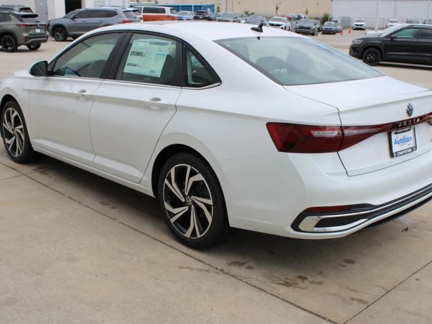 2025 Volkswagen Jetta 1.5T SEL photo 1
