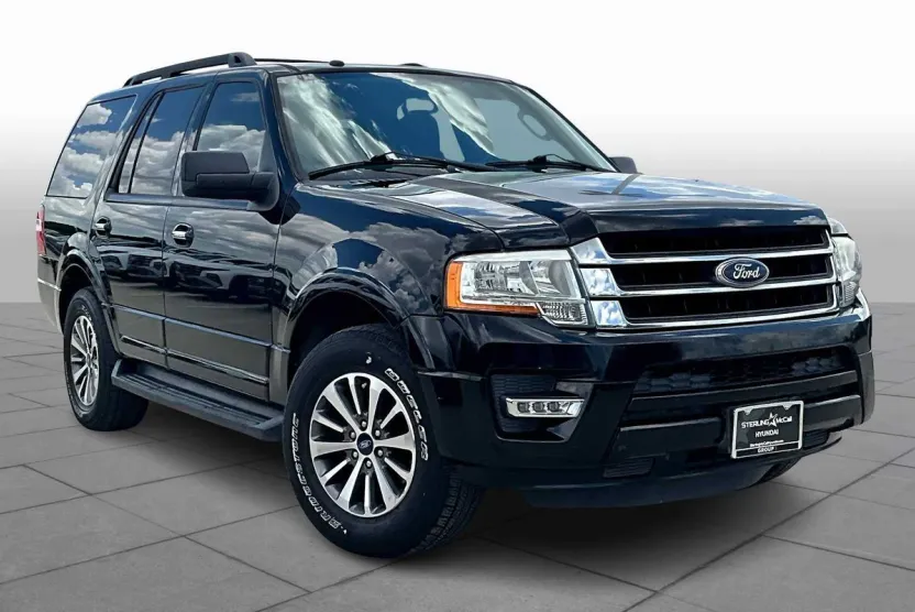 2017 Ford Expedition XLT photo 1