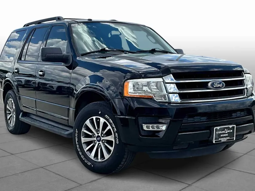 2017 Ford Expedition XLT photo 1