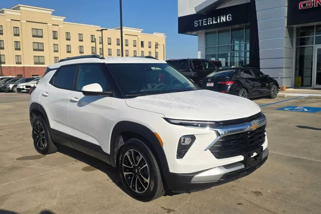 2025 Chevrolet Trailblazer LT photo 1