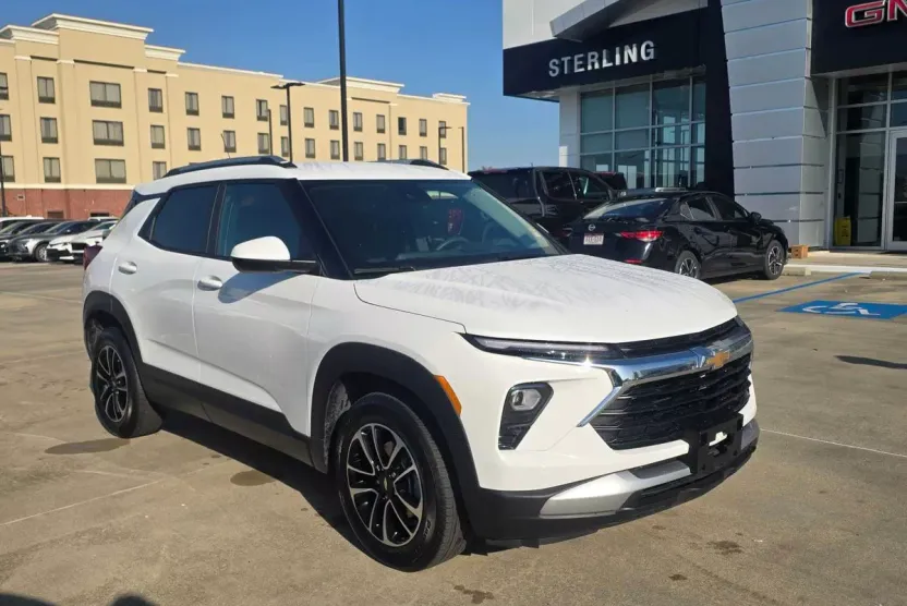 2025 Chevrolet Trailblazer LT photo 1