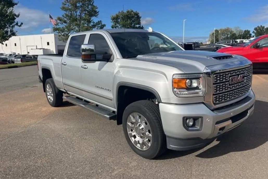 2018 Gmc Sierra 2500 HD Denali photo 1