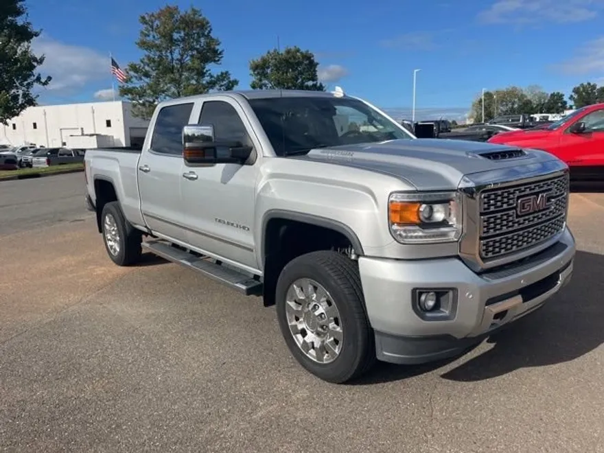 2018 Gmc Sierra 2500 HD Denali photo 1