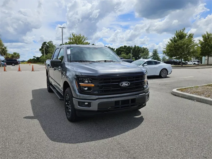 2025 Ford F-150 XLT photo 1