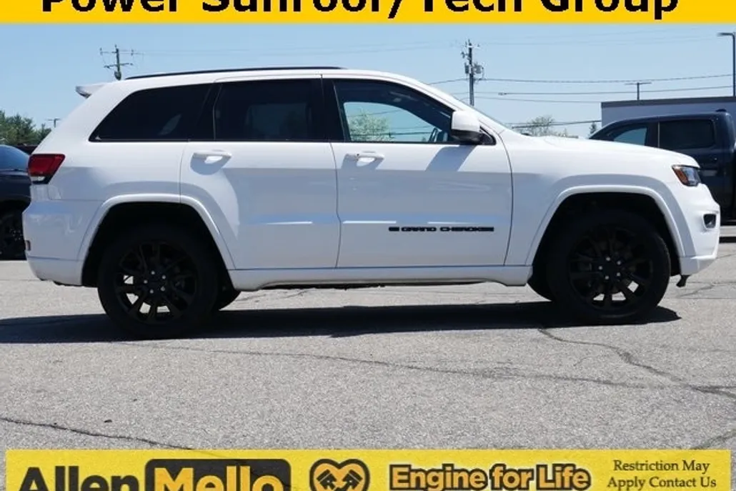 2022 Jeep Grand Cherokee Laredo X photo 1