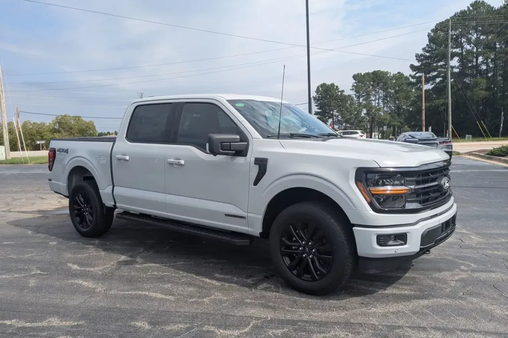 2024 Ford F-150 XLT photo 1