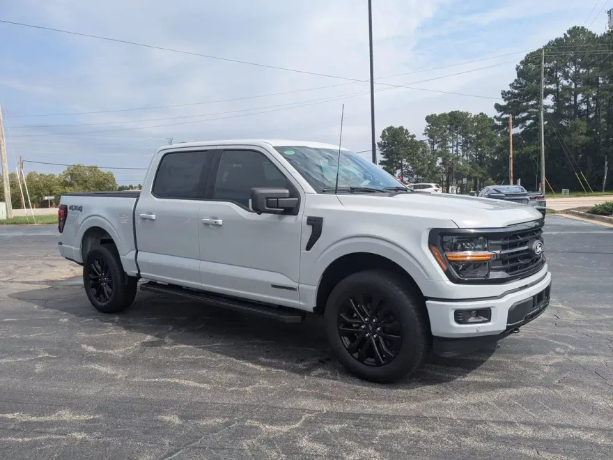 2024 Ford F-150 XLT photo 1