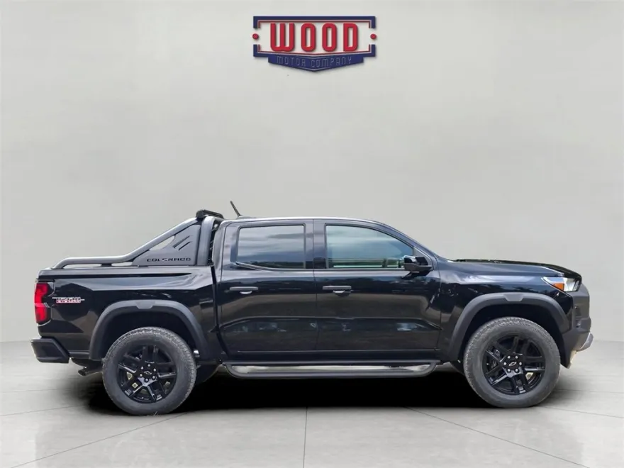 2025 Chevrolet Colorado Trail Boss photo 1