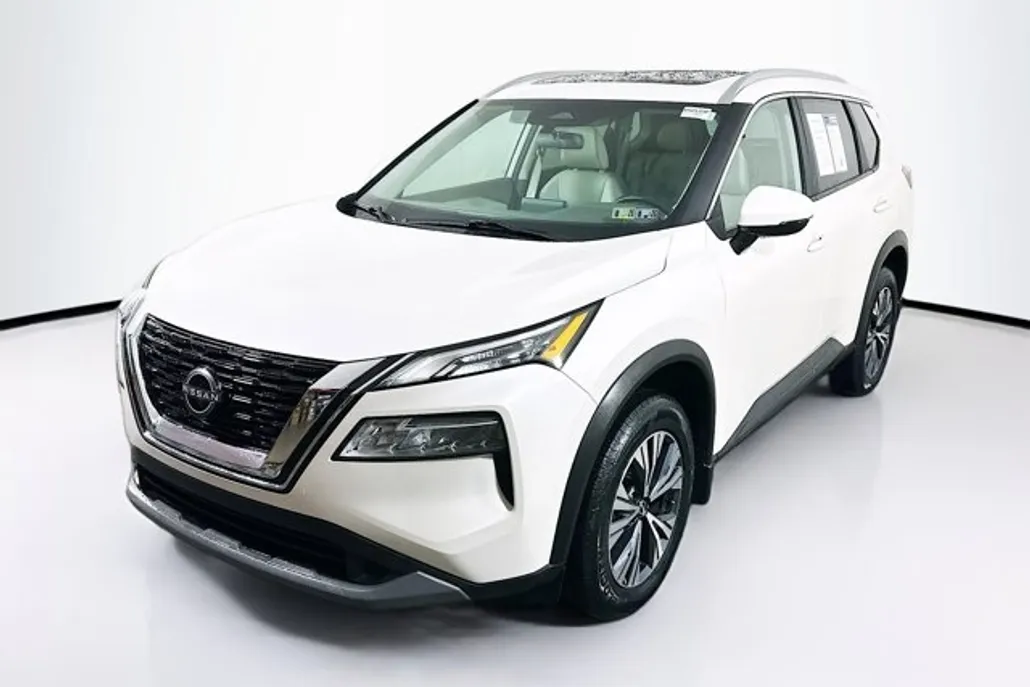2022 Nissan Rogue SV photo 1