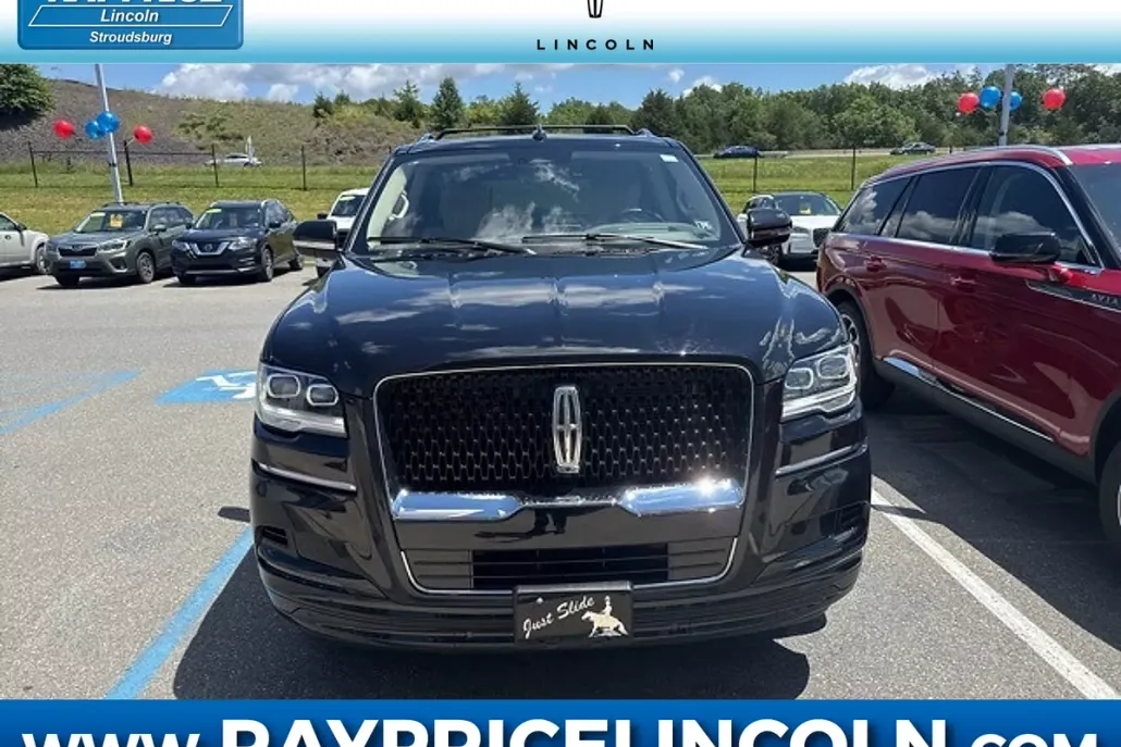 2023 Lincoln Navigator Reserve photo 1