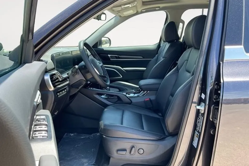 2025 Kia Telluride S photo 1