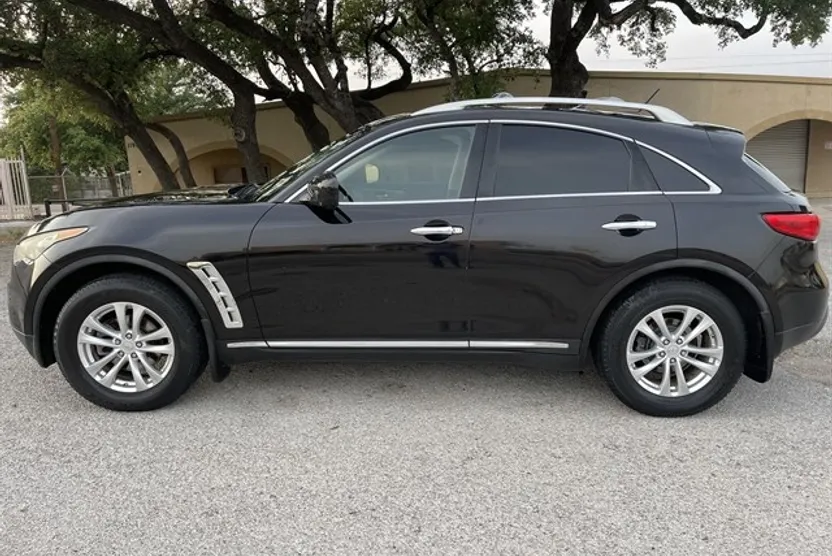 2011 Infiniti FX35 photo 1