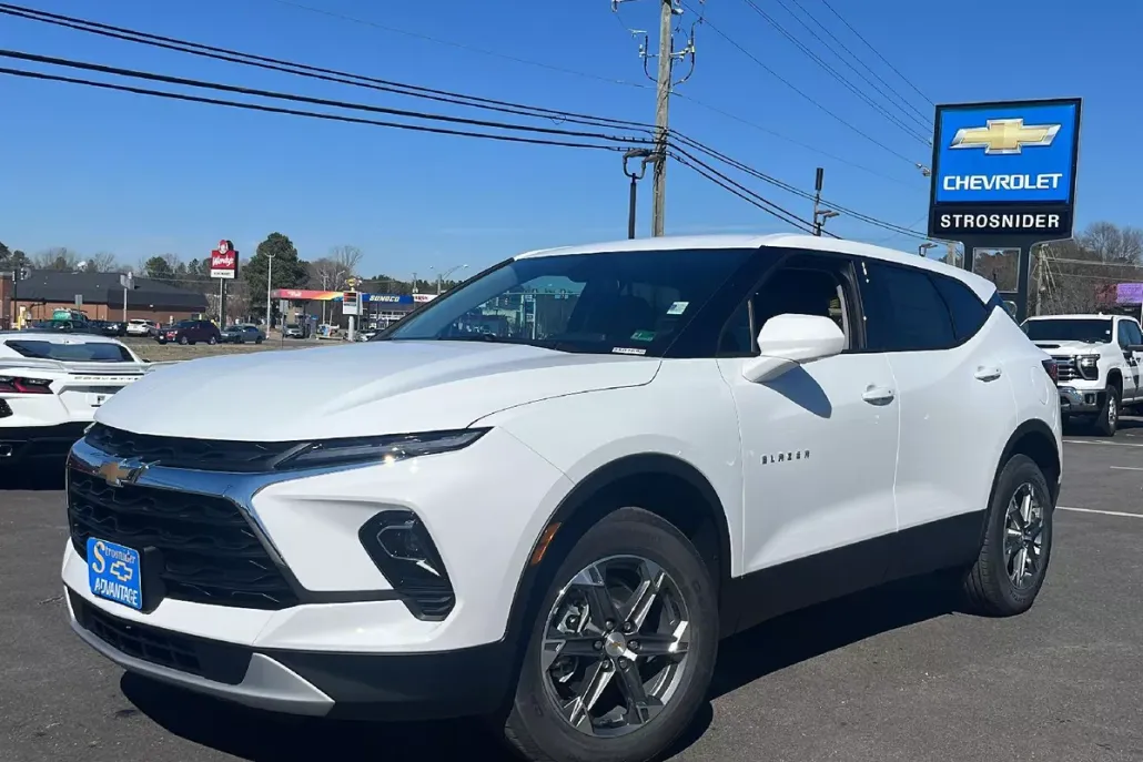2025 Chevrolet Blazer 2LT photo 1