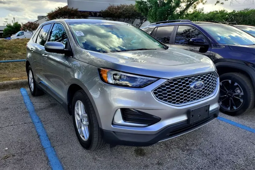 2024 Ford Edge SEL photo 1