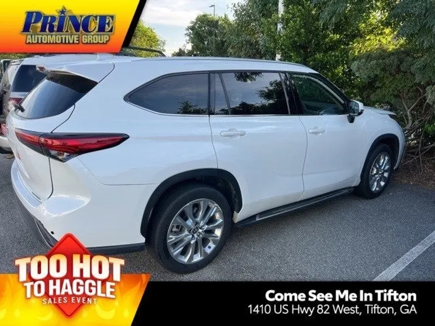 2023 Toyota Highlander Limited photo 1