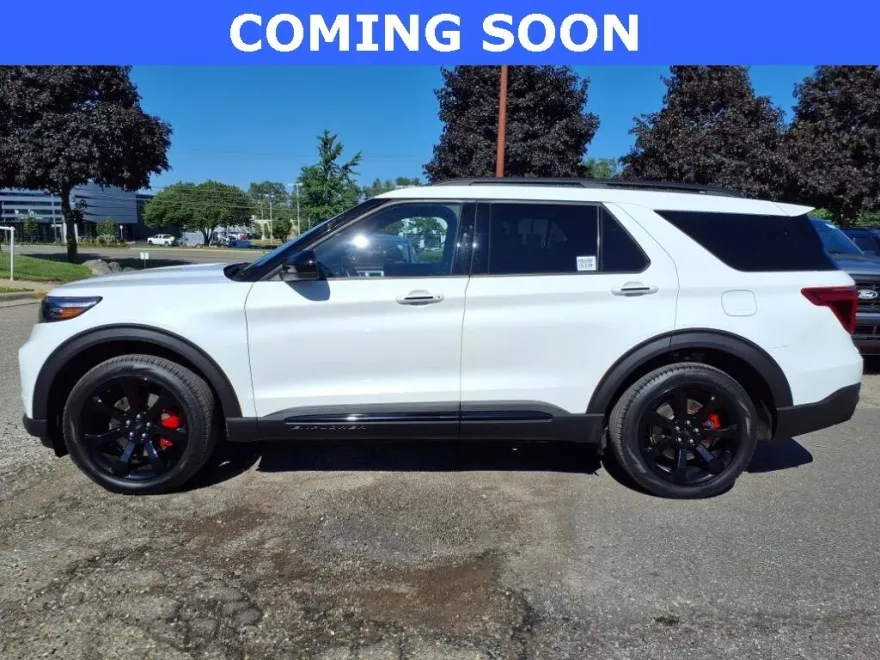 2023 Ford Explorer ST photo 1