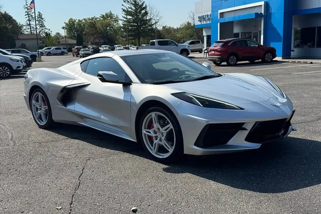 2020 Chevrolet Corvette Stingray 2LT photo 1