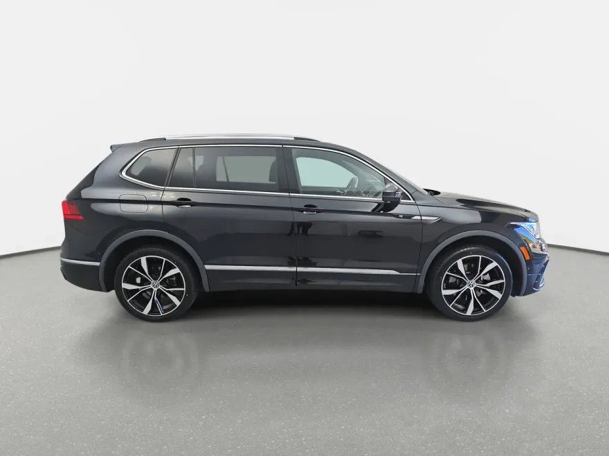 2022 Volkswagen Tiguan SEL Premium R-Line photo 1