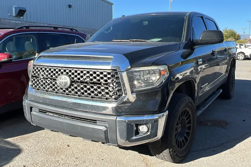 2018 Toyota Tundra SR5 photo 1