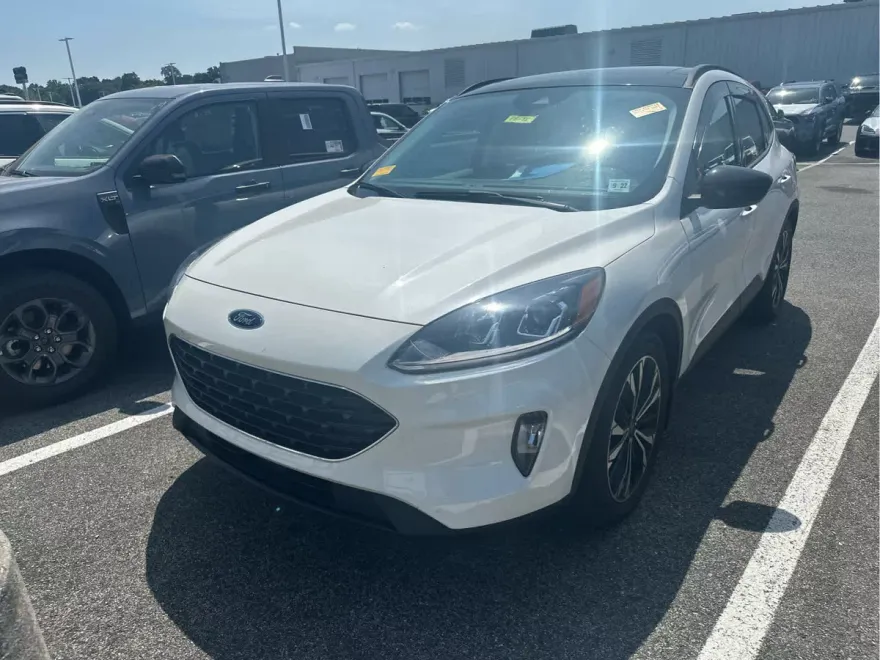 2022 Ford Escape SEL photo 1