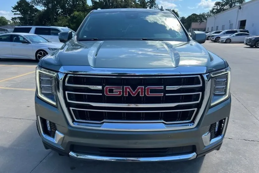 2023 Gmc Yukon XL SLT photo 1