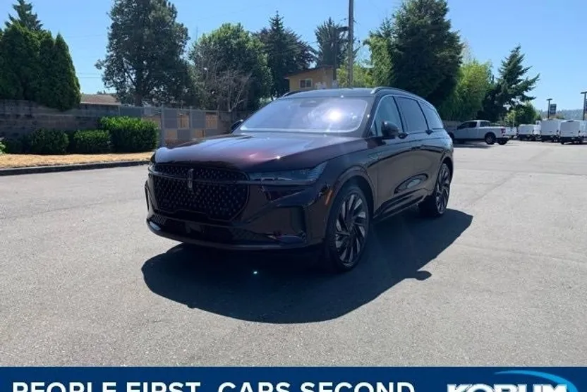 2025 Lincoln Nautilus Black Label photo 1