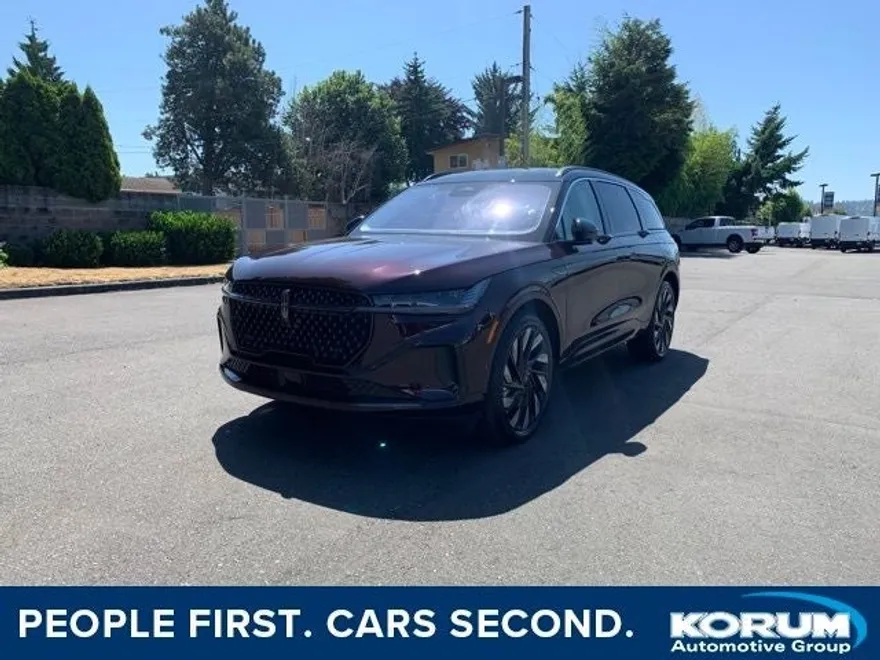 2025 Lincoln Nautilus Black Label photo 1