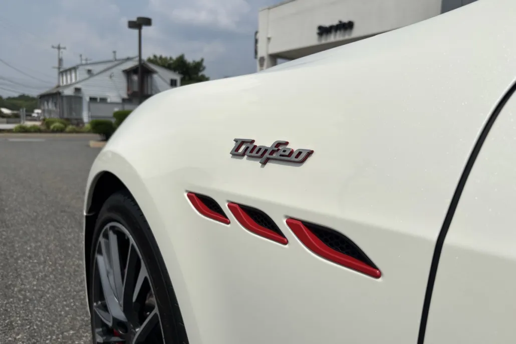 2021 Maserati Ghibli Trofeo photo 1