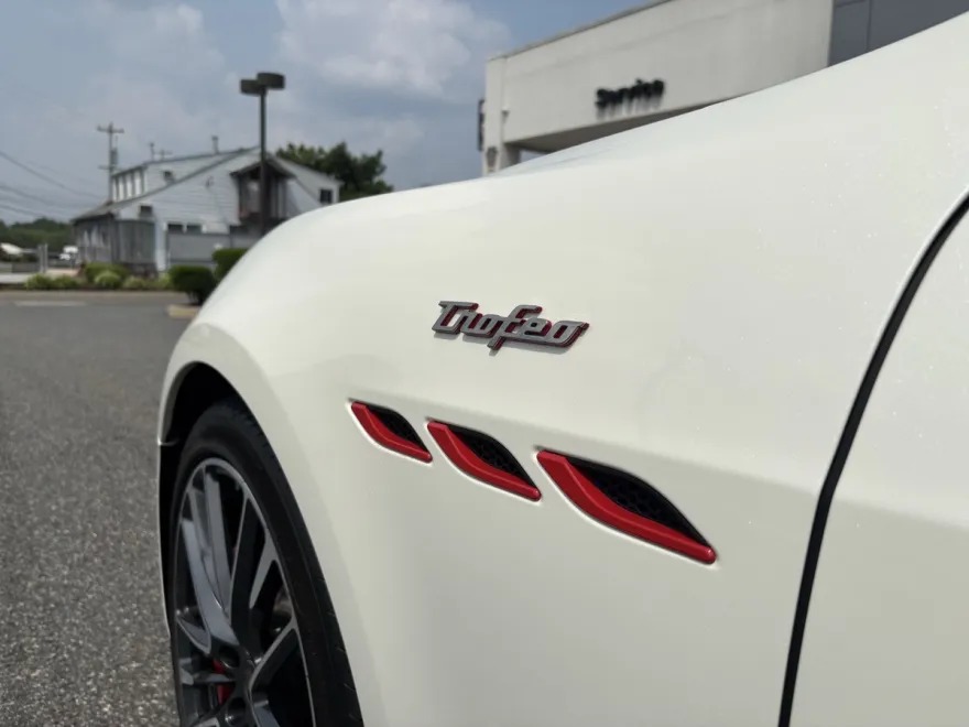 2021 Maserati Ghibli Trofeo photo 1