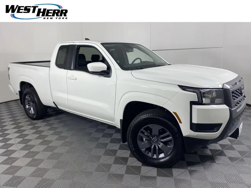 2025 Nissan Frontier SV photo 1