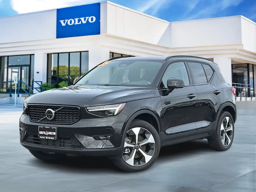 2025 Volvo XC40 Plus photo 1
