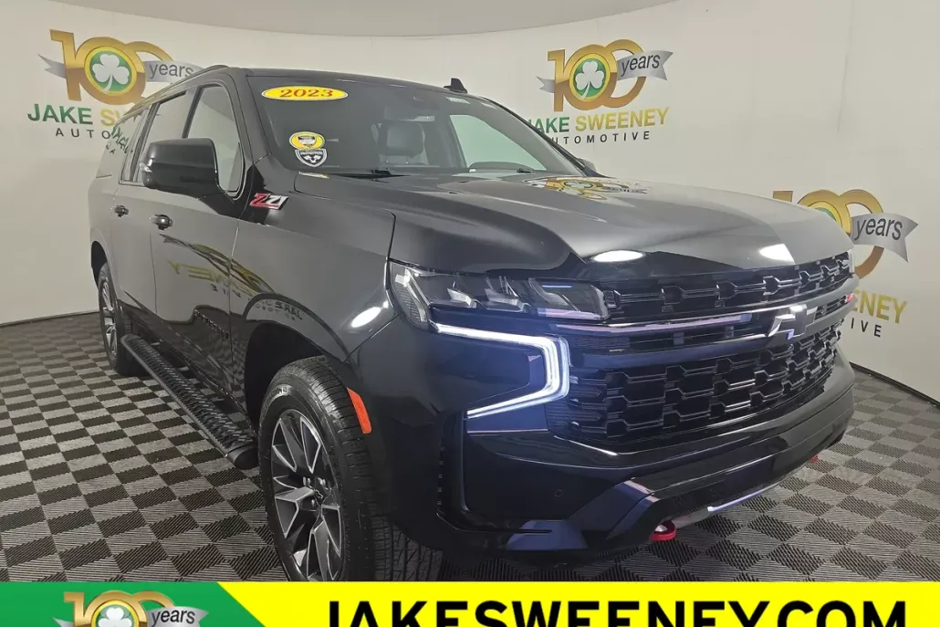 2023 Chevrolet Suburban Z71 photo 1
