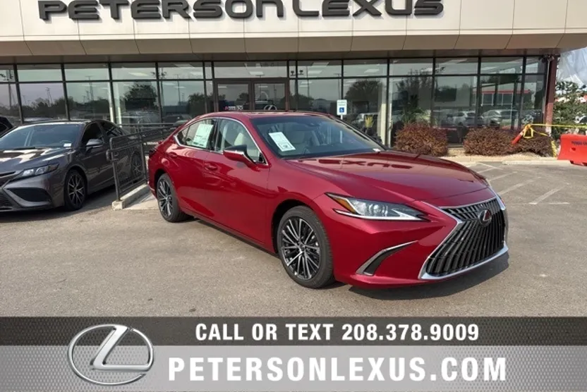 2025 Lexus ES 300h photo 1