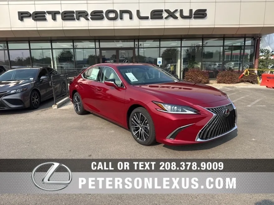 2025 Lexus ES 300h photo 1