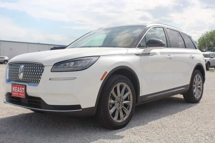 2022 Lincoln Corsair Standard photo 1